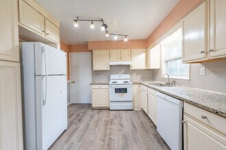 4285 Mercer Rd in Decatur, GA - Building Photo - Building Photo
