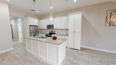 5121 Doolittle Blvd in Houston, TX - Building Photo - Building Photo