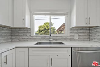 10731 Gothic Ave in Los Angeles, CA - Building Photo - Building Photo