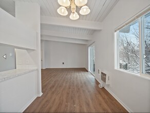 8929 E Liberty Ave in Millwood, WA - Building Photo - Building Photo