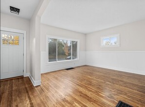 316 W Creighton Ave in Fort Wayne, IN - Foto de edificio - Building Photo