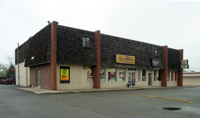 1100 Lincoln Hwy in North Versailles, PA - Building Photo - Building Photo