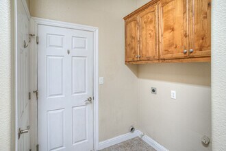 5244 Gold Spring Ct in Oroville, CA - Building Photo - Building Photo