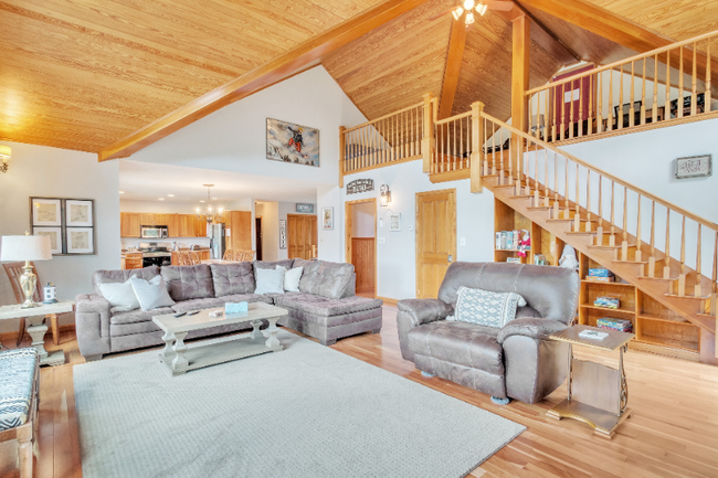 property at 462 S Rumford Rd