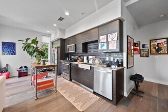1800 E 4th St in Austin, TX - Building Photo - Building Photo