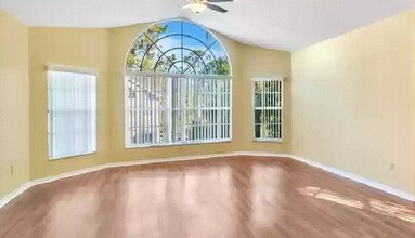 2046 Royal Bay Blvd in Kissimmee, FL - Building Photo - Building Photo