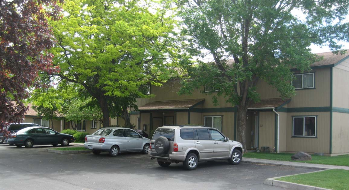 Stafford Square II in Redmond, OR - Building Photo