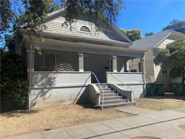 403 W 6th St, Unit B in Chico, CA - Foto de edificio - Building Photo