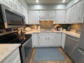 920 Camellia Dr, Unit 5 in Munster, IN - Building Photo - Building Photo