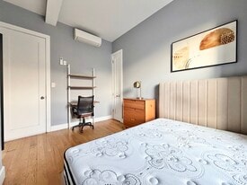 Furnished room/NOT APARTMENT, Unit 4B in Brooklyn, NY - Building Photo