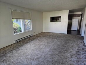 1157 Picture St in Independence, OR - Foto de edificio - Building Photo