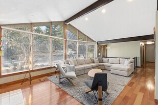 8682 Alpen Cir in Cottonwood Heights, UT - Building Photo