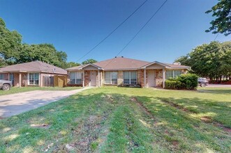 517 E North St in Arlington, TX - Building Photo - Building Photo