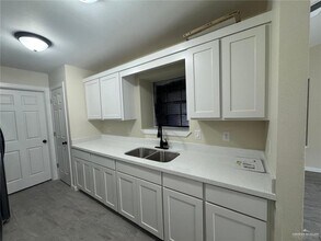 23 Walnut Ave in McAllen, TX - Building Photo - Building Photo