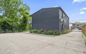 6810 Del Rio St in Houston, TX - Building Photo - Building Photo