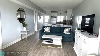 1039 Hillsboro Mile in Hillsboro Beach, FL - Building Photo - Building Photo