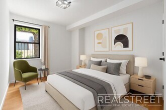Spacious 2 Bedroom in Williamsburg! in Brooklyn, NY - Building Photo - Building Photo