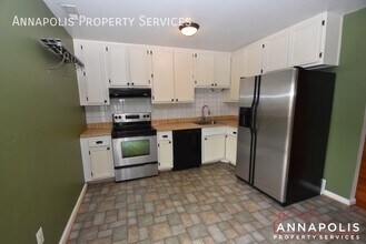 1424 Mara Vista Ct in Crofton, MD - Building Photo - Building Photo