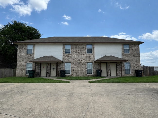 1706 Tanner Cir, Unit # C