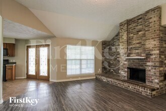 1801 Whitebriar Dr in Deer Park, TX - Foto de edificio - Building Photo