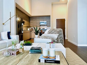 Opus @ Harbor Point in Stamford, CT - Foto de edificio - Building Photo