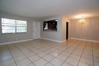 4160 NW 21st St, Unit 228-D in Lauderhill, FL - Building Photo - Building Photo