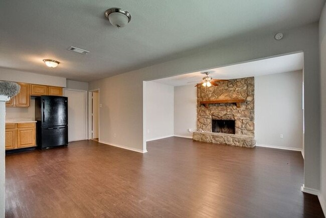 property at 14416 Oakwood Ln