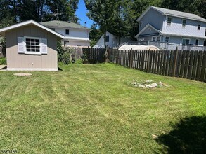 6 Polk Ct in West Milford, NJ - Building Photo - Building Photo