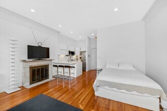 235 Beacon St in Boston, MA - Building Photo - Building Photo