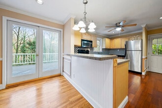 253 Valley Ridge Dr in Roswell, GA - Building Photo - Building Photo
