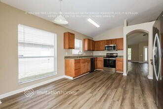 12816 Early Run Ln in Riverview, FL - Foto de edificio - Building Photo