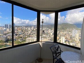 444 Niu St in Honolulu, HI - Foto de edificio - Building Photo