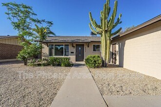 8532 E Chaparral Rd in Scottsdale, AZ - Building Photo - Building Photo