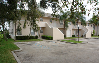 10917-10931 Royal Palm Blvd in Coral Springs, FL - Building Photo - Building Photo