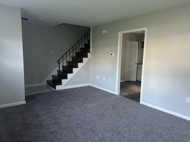 1110 Allen Dr in Winchester, VA - Building Photo - Building Photo