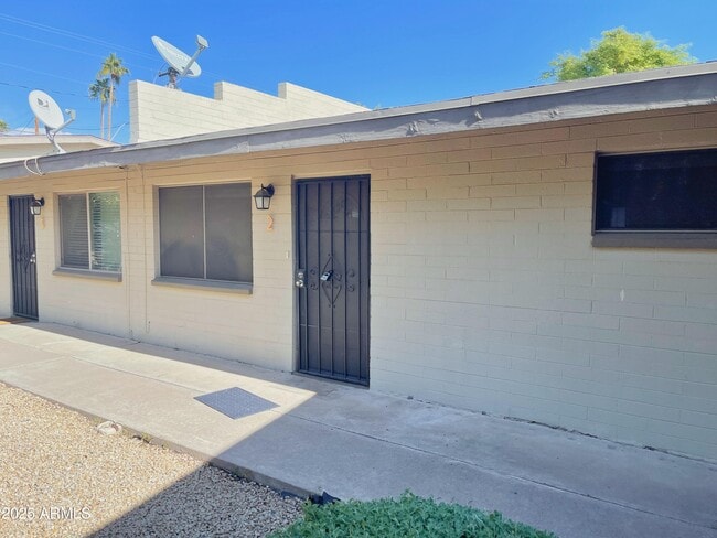 property at 3646 E Montecito Ave