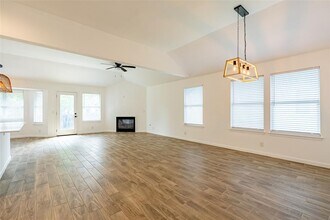 906 Moon Glow Dr in Leander, TX - Building Photo - Building Photo