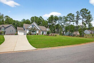 2121 Charmond Dr in Monroe, GA - Building Photo - Building Photo