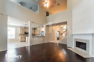 11511 Maple Falls Dr in Tomball, TX - Foto de edificio - Building Photo