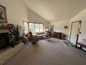 1063 Love Ct in Boulder, CO - Building Photo - Building Photo