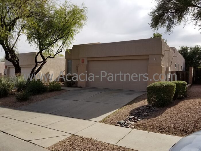 7384 E Cll Nostalgico in Tucson, AZ - Building Photo