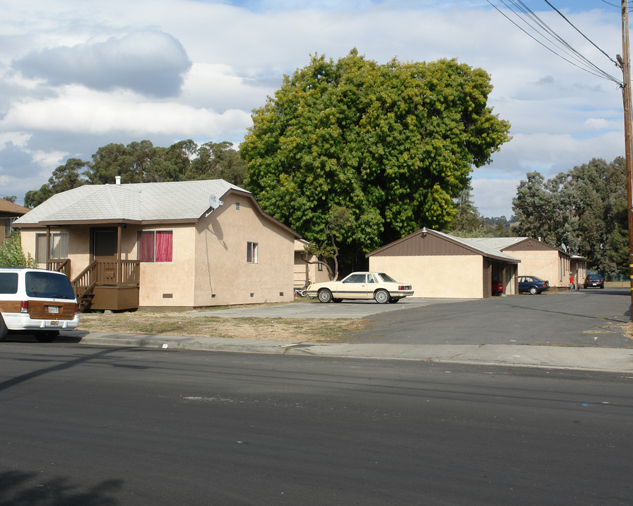 26932 Manon Ave in Hayward, CA - Foto de edificio