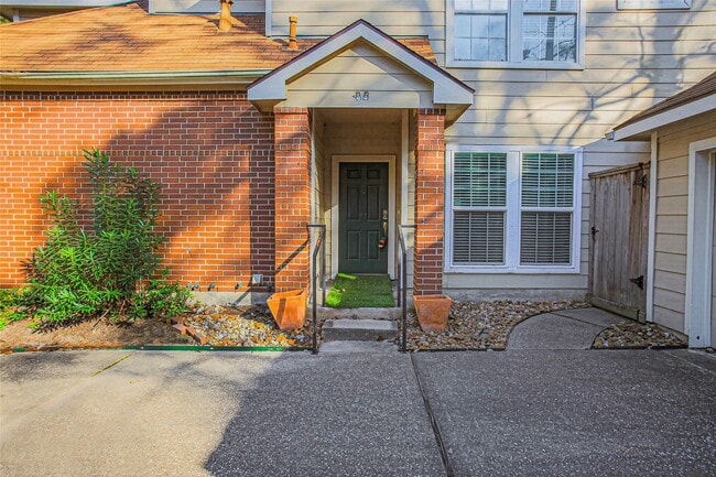 property at 15 S Avonlea Cir