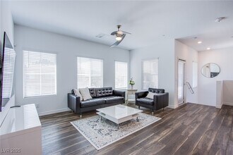 226 Callen Falls Ave in Henderson, NV - Building Photo - Building Photo