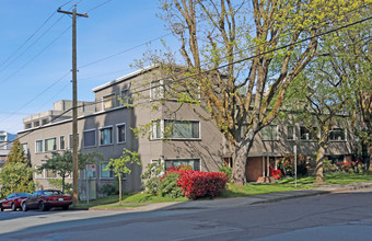 1695 W 10th Ave in Vancouver, BC - Building Photo - Primary Photo