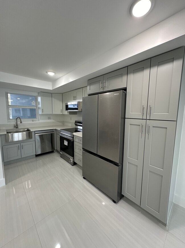 9367 Fontainebleau Blvd, Unit #G243