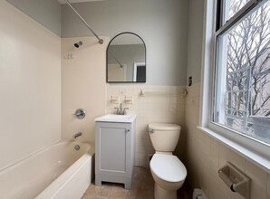 93 Franklin St, Unit 2R in Jersey City, NJ - Building Photo - Building Photo