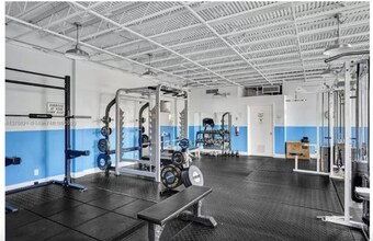 1600 S Ocean Dr in Hollywood, FL - Building Photo - Building Photo