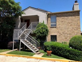2025 Augusta Dr in Houston, TX - Building Photo