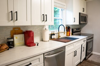 85 Douglas Dr in Meriden, CT - Building Photo - Building Photo